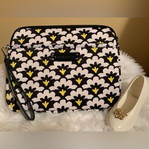 VERA BRADLEY fanfare fans, black and yellow neoprene zippered tablet sleeve